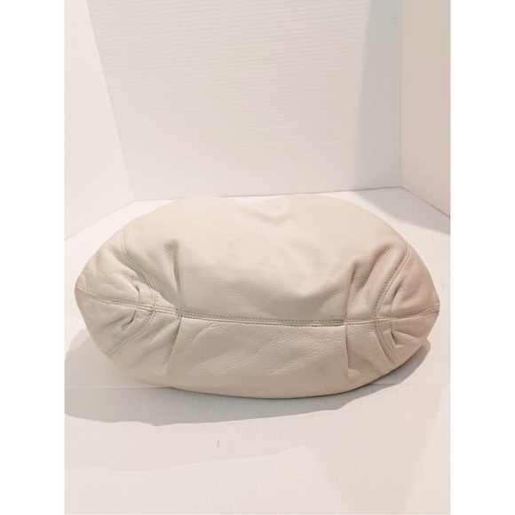 Michael Kors White Pebble Leather Large
Bucket Shoulder Bag - Picture 6 of 8